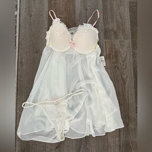 NWT In Bloom by Jonquil Chic Cream Lace Chemise Set